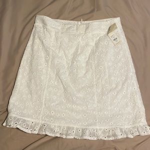 Beautiful white pattern mini skirt